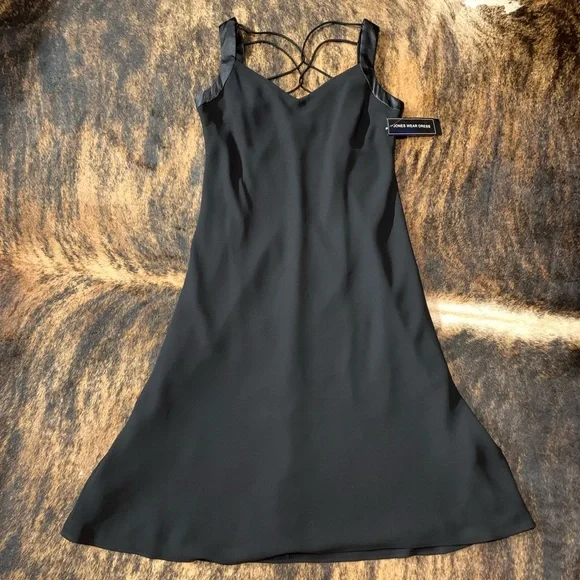 Woman’s evening or formal Jones Wear size 10 black sleeveless dress - Picture 1 of 9